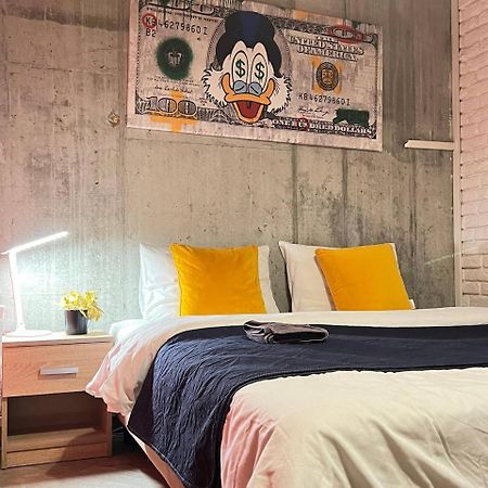 Moonlight Hostel Lviv Buitenkant foto