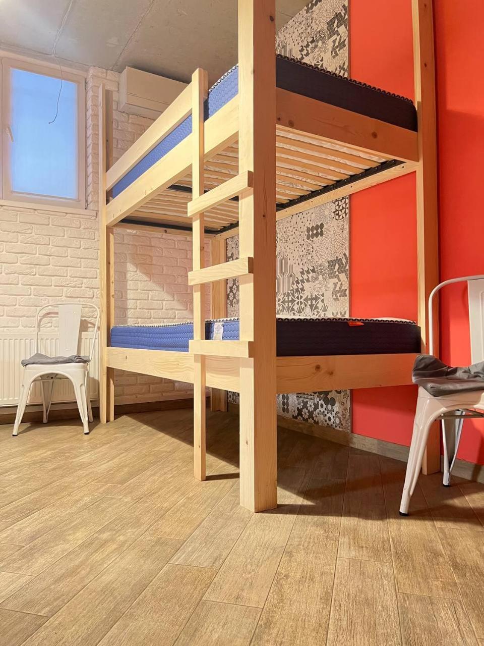 Moonlight Hostel Lviv Buitenkant foto