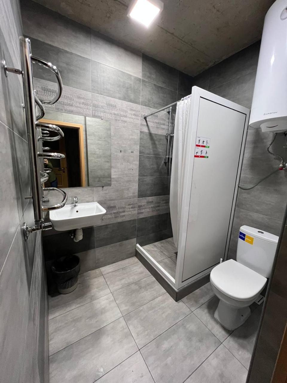 Moonlight Hostel Lviv Buitenkant foto