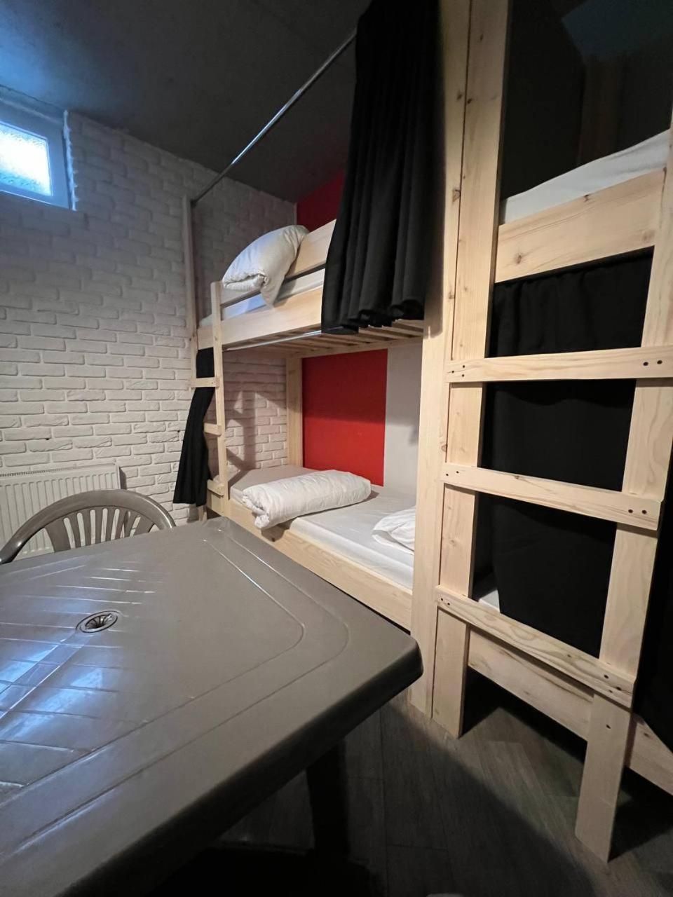 Moonlight Hostel Lviv Buitenkant foto